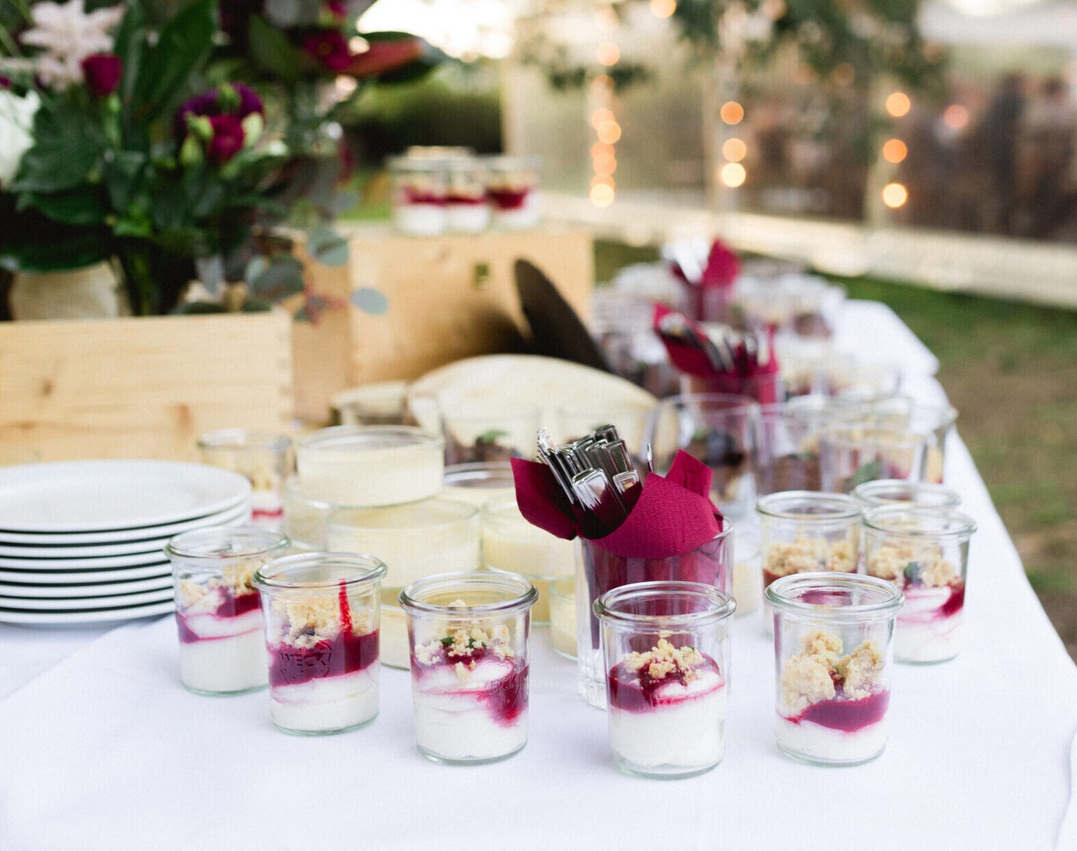 Ein Dessertbuffet auf einer Hochzeit in Dresden